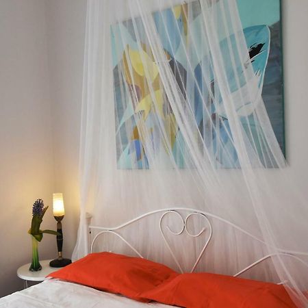 Artist'S Lovely Nest Under The Shadow Of The Parthenon Atenas Exterior foto