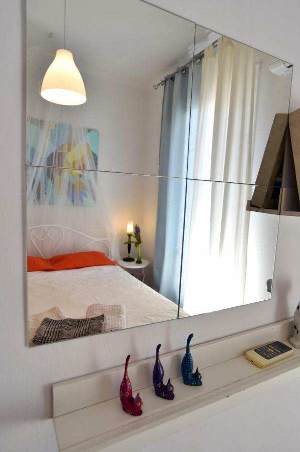 Artist'S Lovely Nest Under The Shadow Of The Parthenon Atenas Exterior foto